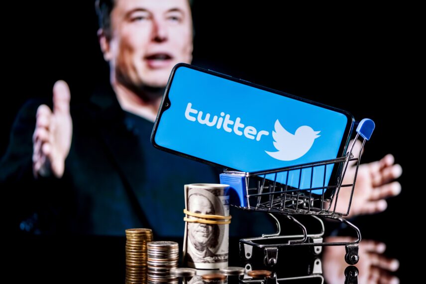 Elon Musk ähvardas Twitterit pankrotiga.
