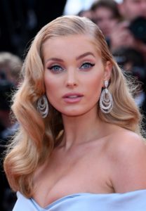 Modell Elsa Hosk teab, kuidas tõelise printsessina vaibale astuda- vaja on ideaalseid Hollywoodi laineid ning klassikalist lainerijoon.