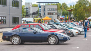 Tänavu taheti ägeda autoga rohkem sõita. Seda näitavad ka teatud osa kasutatud autode müügitulemused. Foto: Pille Russi