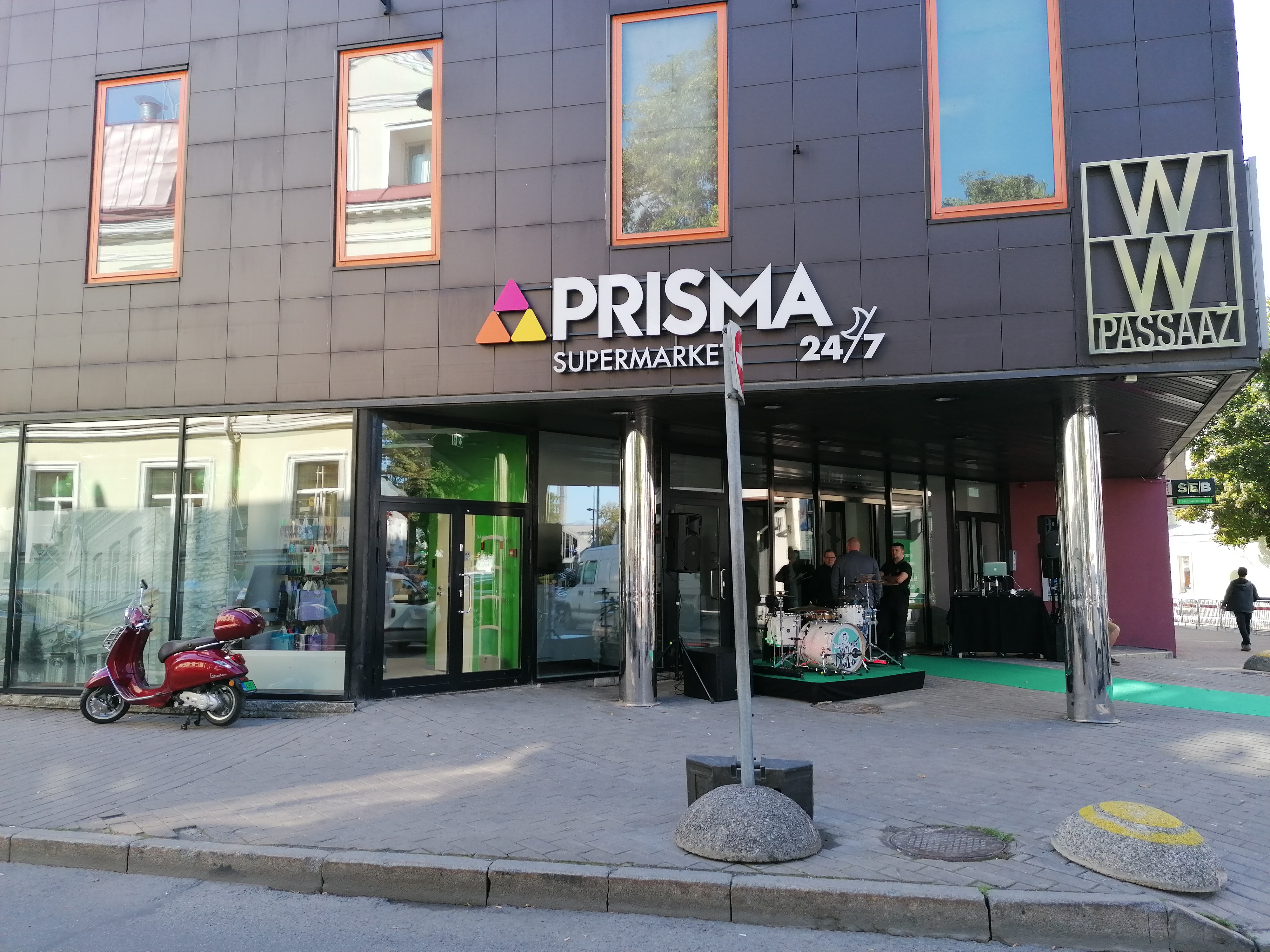 Prisma tegi Tallinna vanalinna poe uksed lahti ja lubab piirkonna odavamaid  hindu - Rahageenius