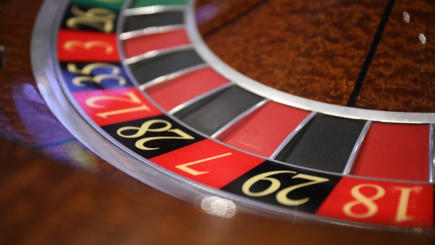 Top 10 Key Tactics The Pros Use For casino