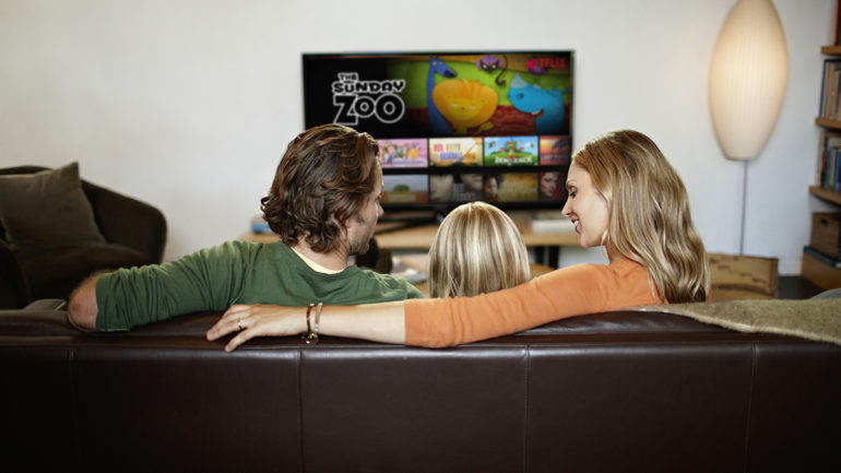 family_tv_inhome002.jpg