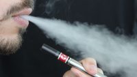 e-cigarette-1301670_1920.jpg