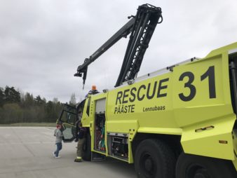 Ämari lennubaasi päästeauto. Foto: Hans Lõugas