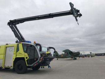 Ämari lennubaasi päästeauto. Foto: Hans Lõugas