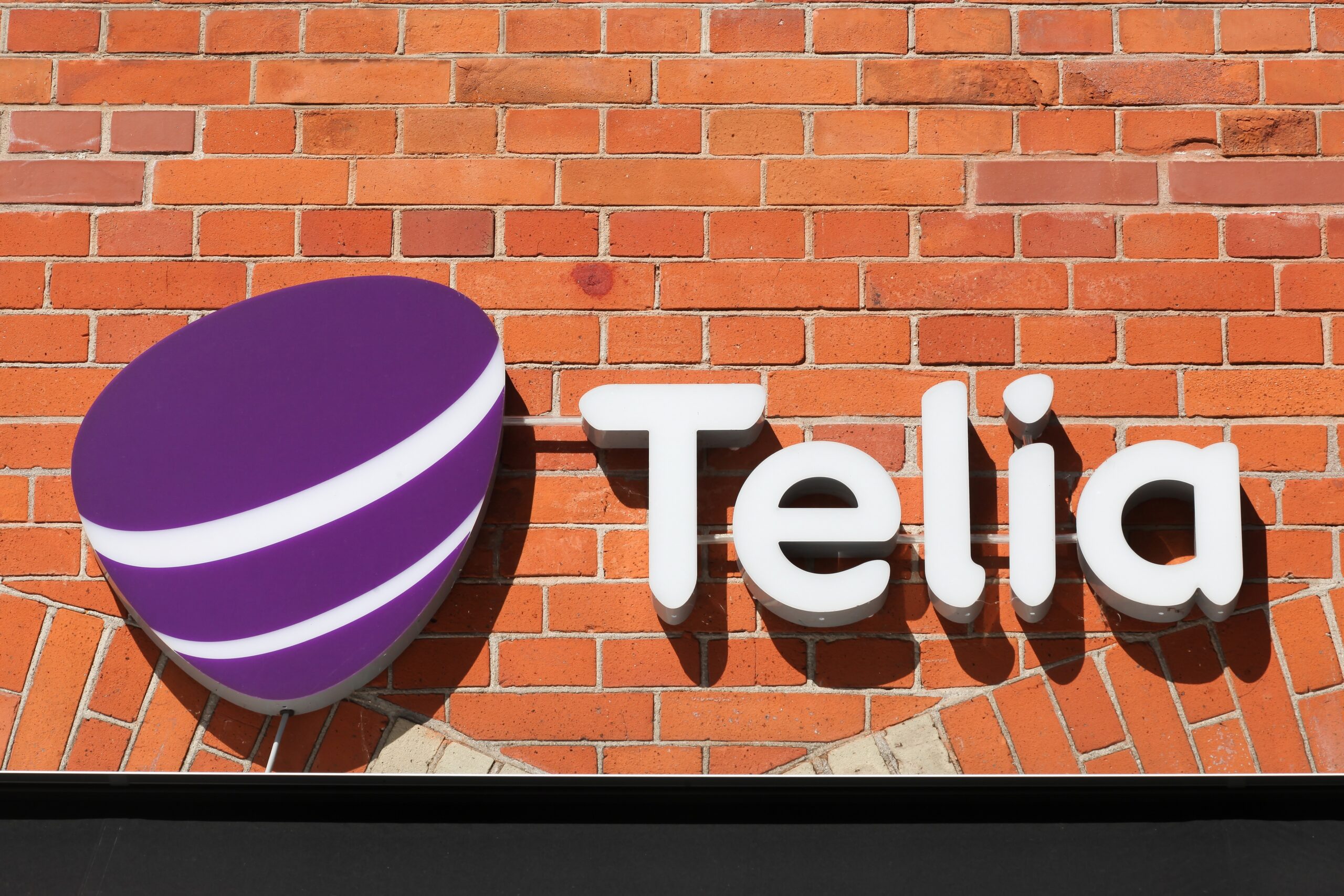 Millised on uued kuutasud? Telia suunab osa kliente luba küsimata kallimatele koduinterneti pakettidele